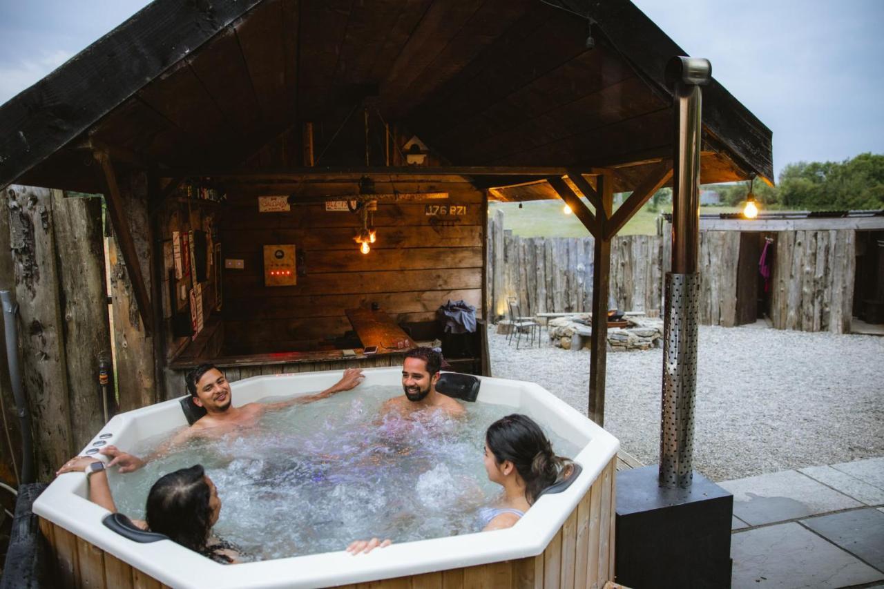 Mayo Glamping *